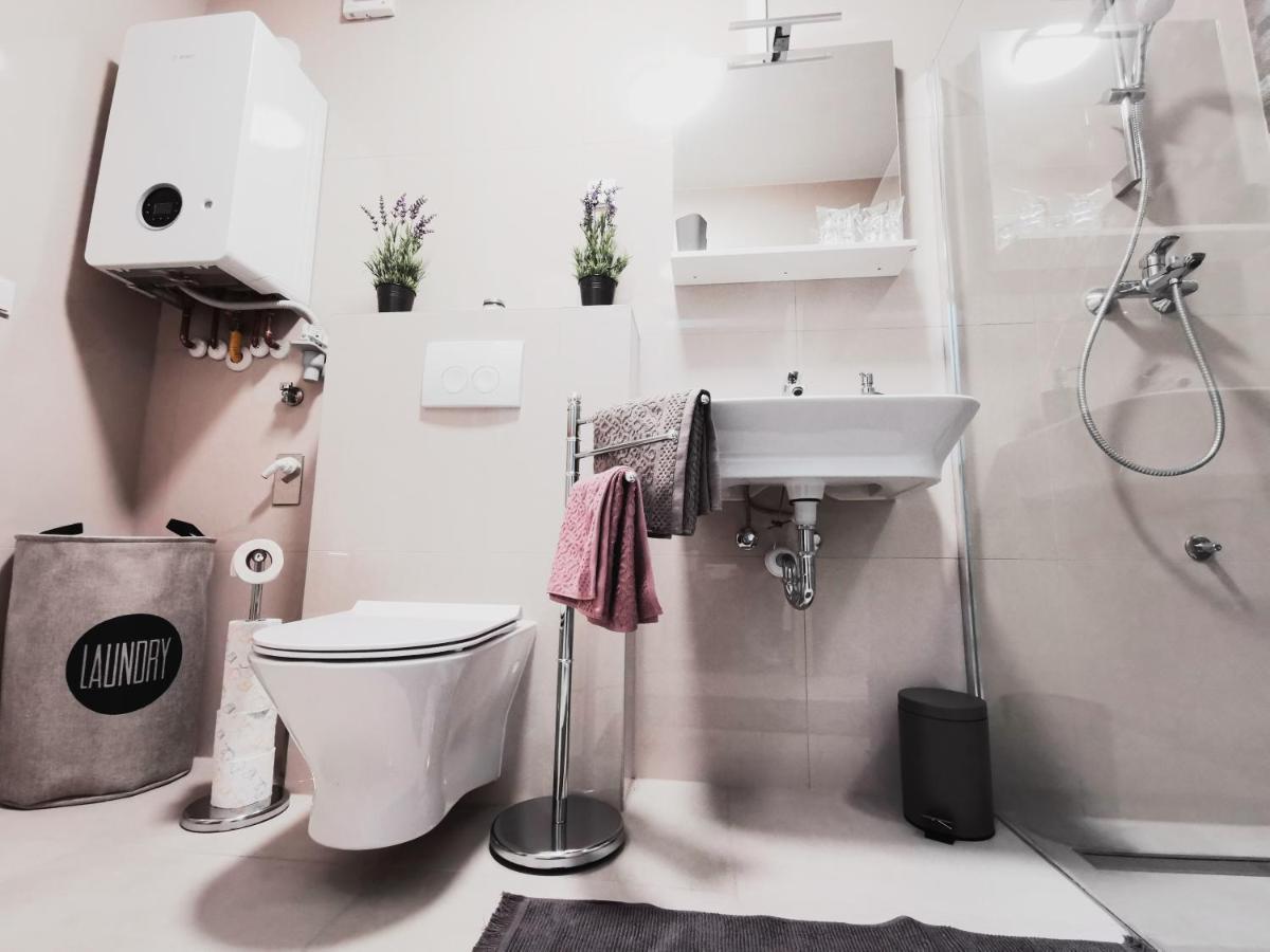 Apartman Angel Ösek Dış mekan fotoğraf