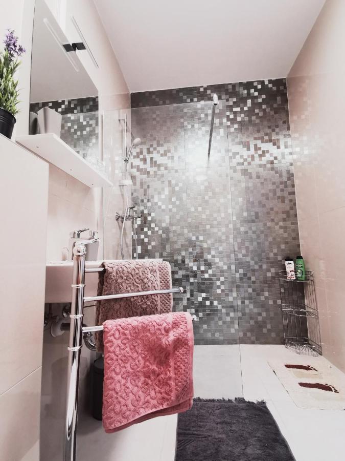 Apartman Angel Ösek Dış mekan fotoğraf