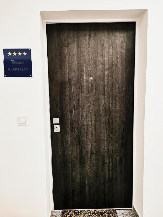 Apartman Angel Ösek Dış mekan fotoğraf