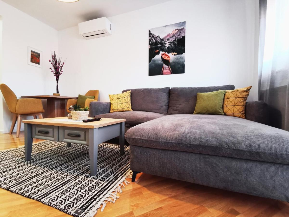 Apartman Angel Ösek Dış mekan fotoğraf
